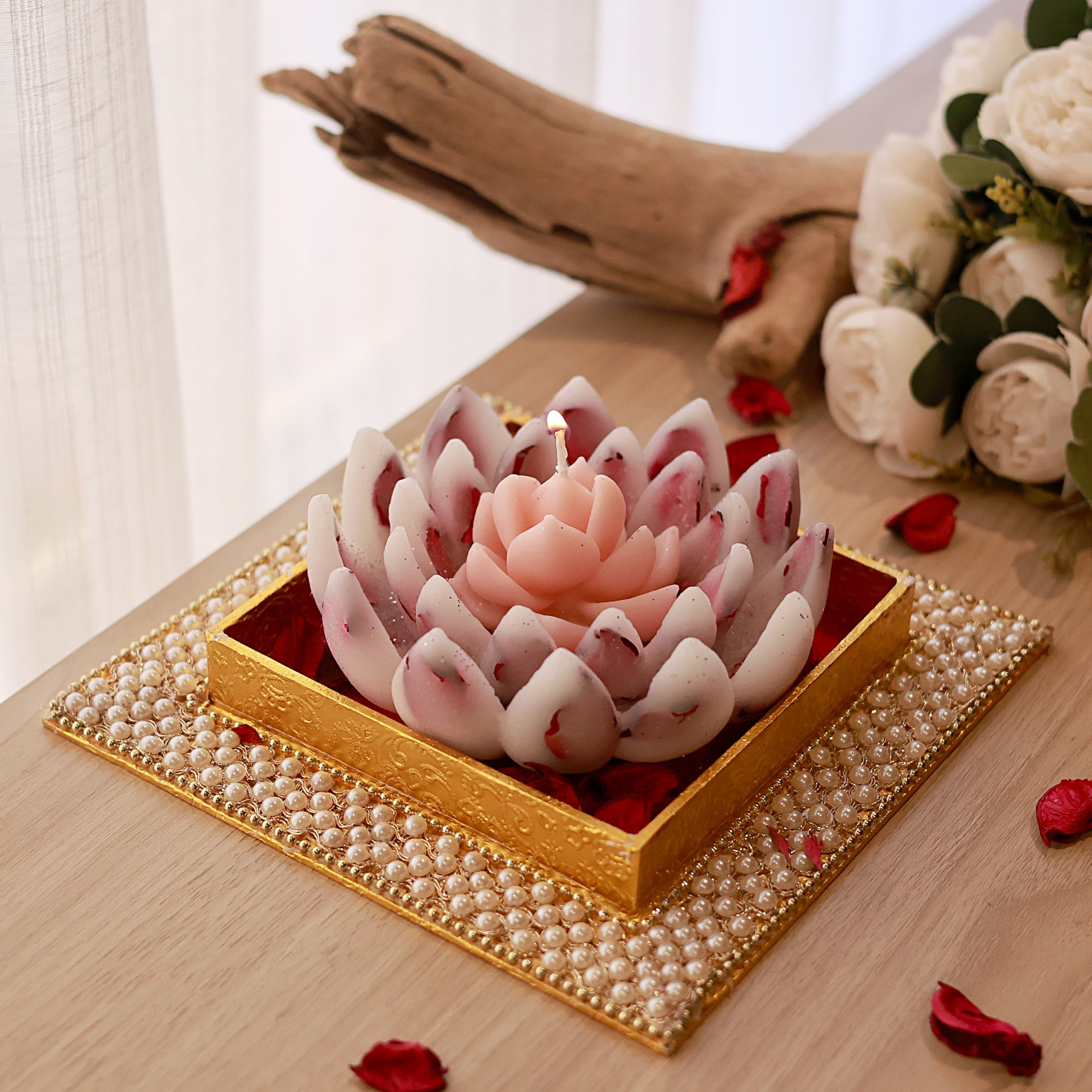 Potpourri Infused Flat Lotus | 1 Wick Scented Candle | Divine Collection