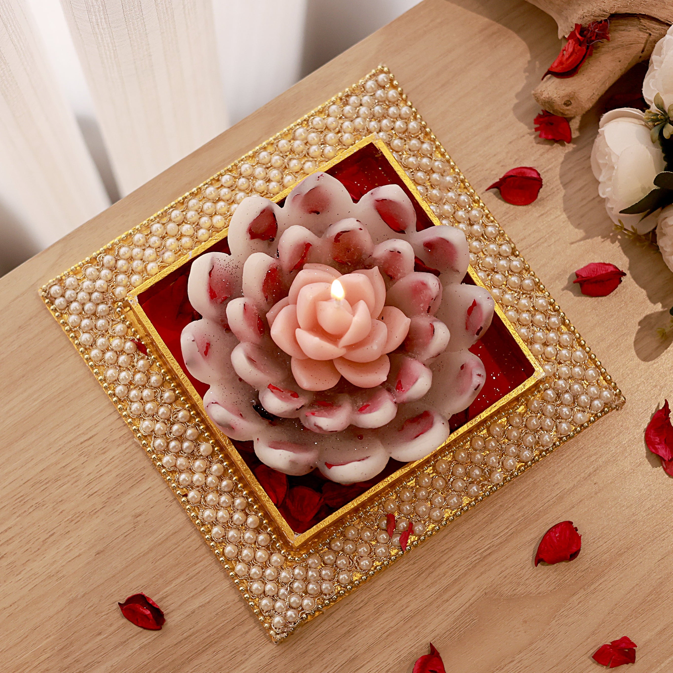 Potpourri Infused Flat Lotus | 1 Wick Scented Candle | Divine Collection