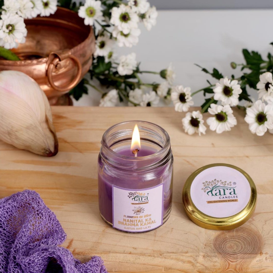 Nainital Ka Brahmakamal - 1 Wick Scented Candle - Plain Glass Jar - Tara Candles
